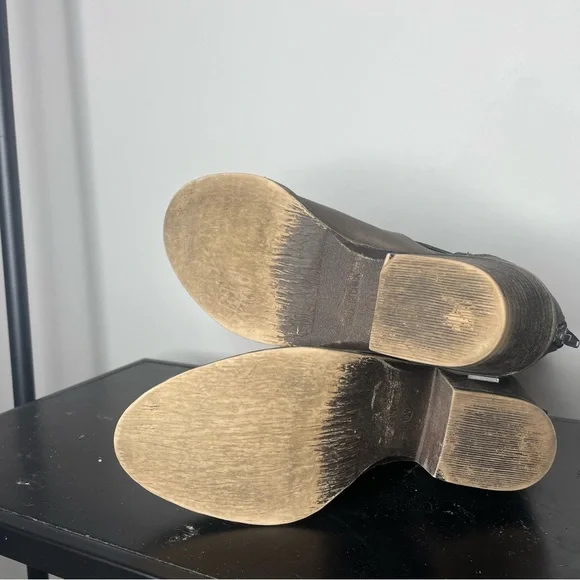 Booties - Picture 4 of 4